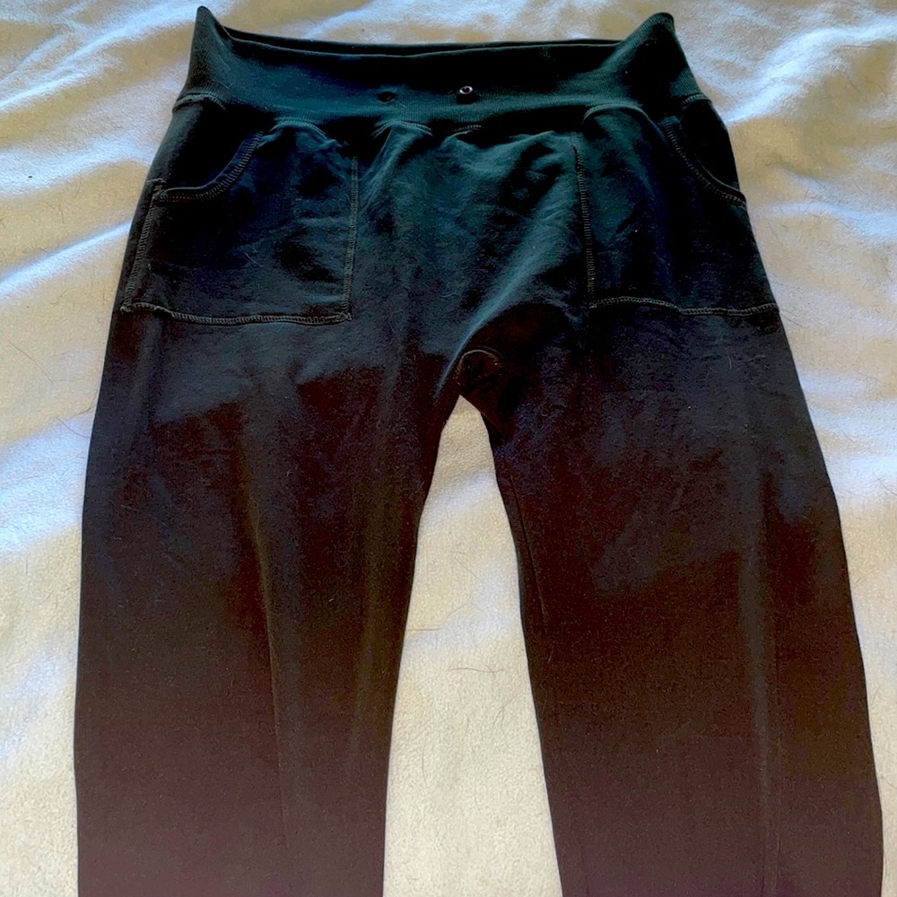 Green. Leggings.